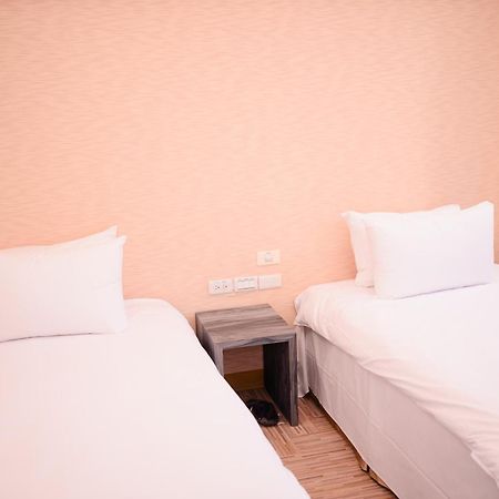 Kiwi Express Hotel - Chenggong Rd Taichung Dış mekan fotoğraf