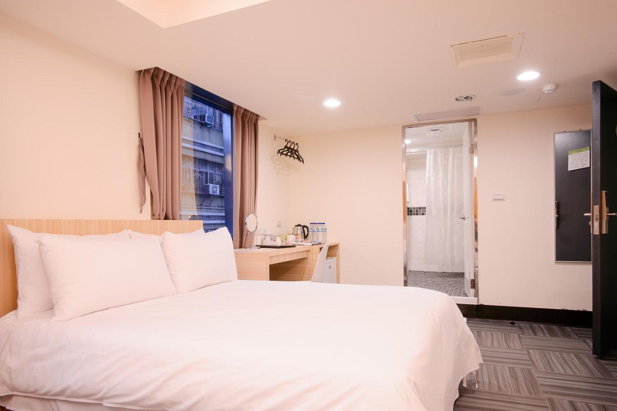 Kiwi Express Hotel - Chenggong Rd Taichung Dış mekan fotoğraf