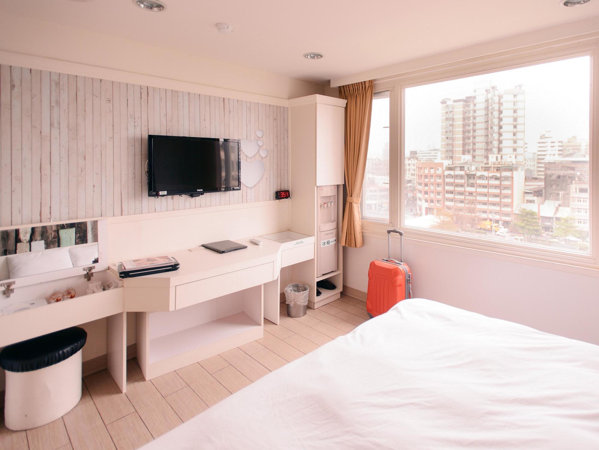Kiwi Express Hotel - Chenggong Rd Taichung Dış mekan fotoğraf